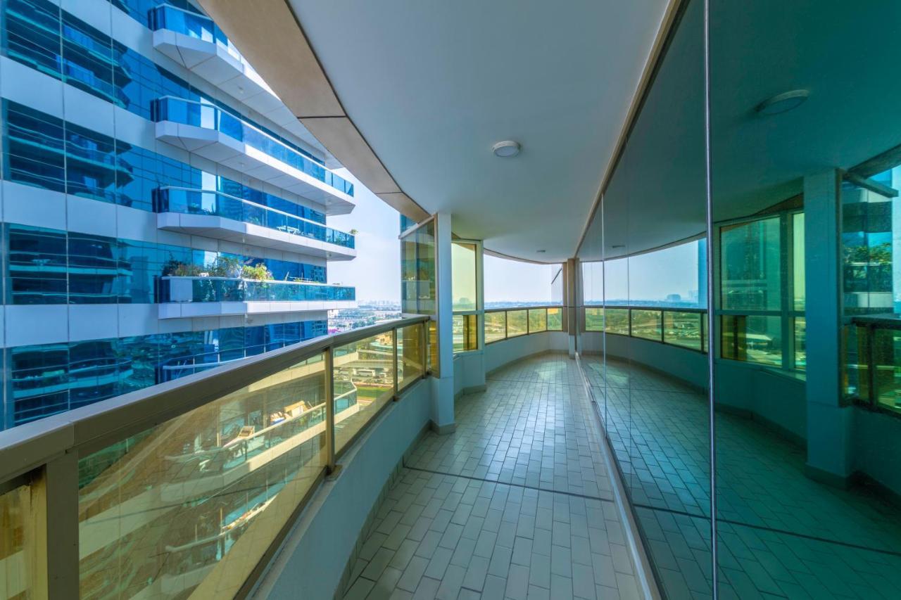 شقة Maison Privee - Millennium Executive Tower دبي المظهر الخارجي الصورة