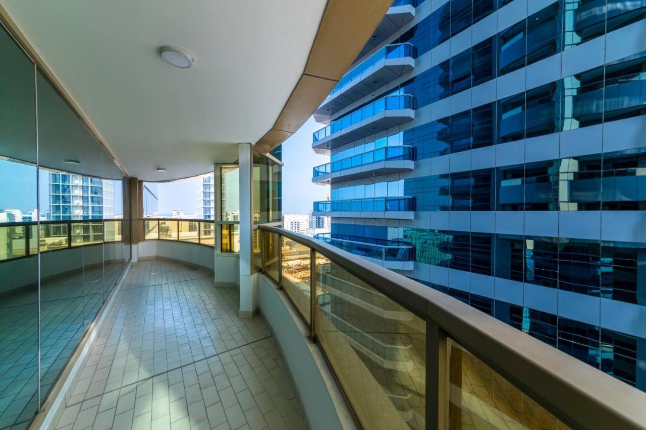 شقة Maison Privee - Millennium Executive Tower دبي المظهر الخارجي الصورة